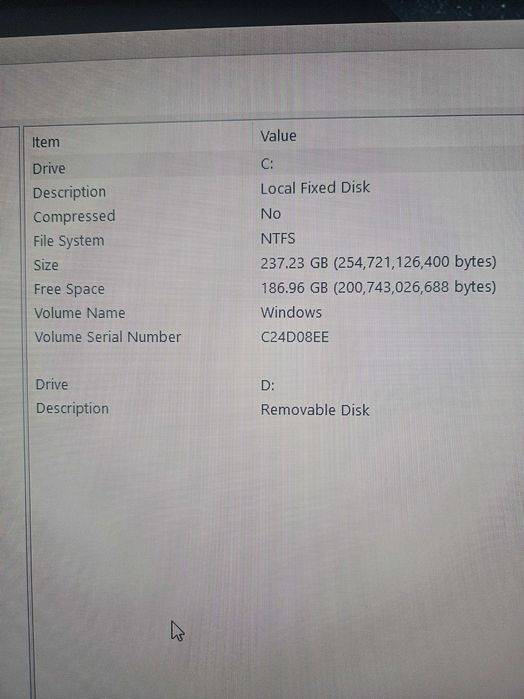 Unitate Desktop Lenovo Tower Windows 11 Pro licentiat