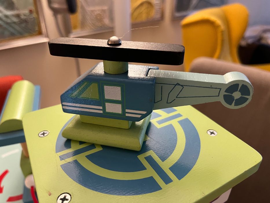 Детски дървен гараж Le Toy Van – Le Grand Garage (Луксозен модел)