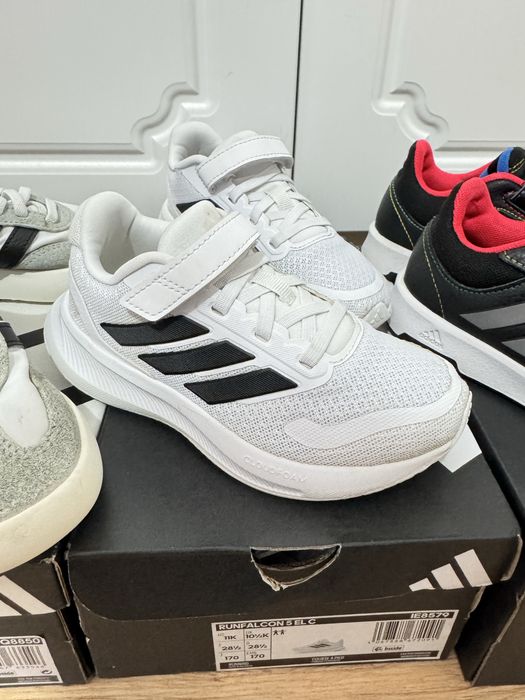 Маратонки Adidas 28