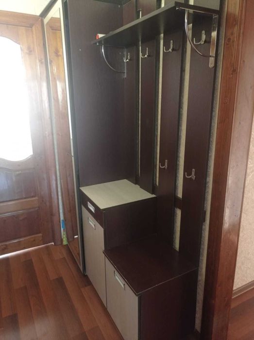 Продам прихожую б/у