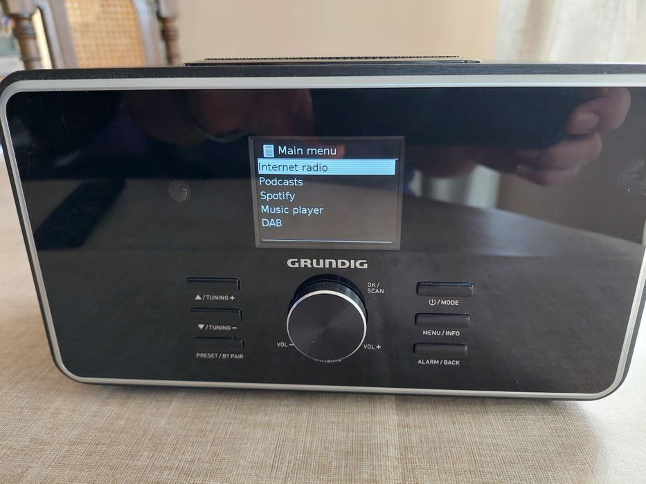 Vând internet radio Grundig DTR6000