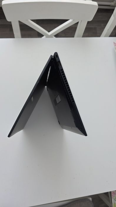 Asus VivoBook 2 in 1 Ryzen 3 5300U 4 gb rami ddr4!