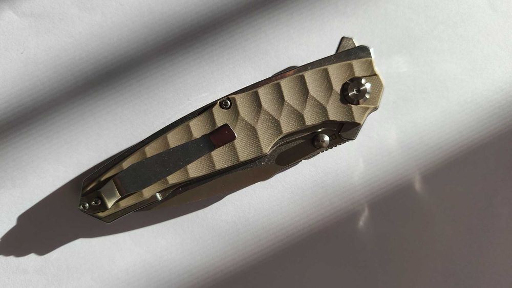 сгъваем нож, стомана D2, дръжка G10