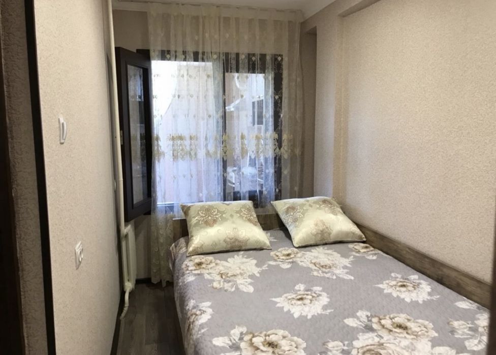 Юнусабад 8 квартал 1в2 комнатная