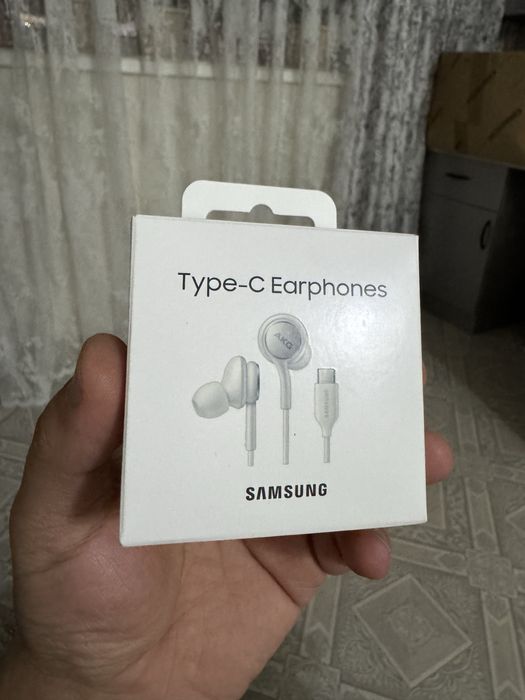Наушники Samsung c Type-c разъёмом , новые!