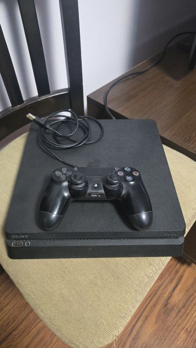 PS4  с един джойстик
