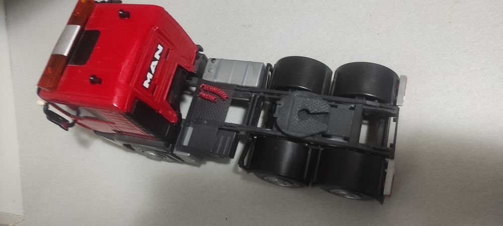 Метални модели различни мащаби