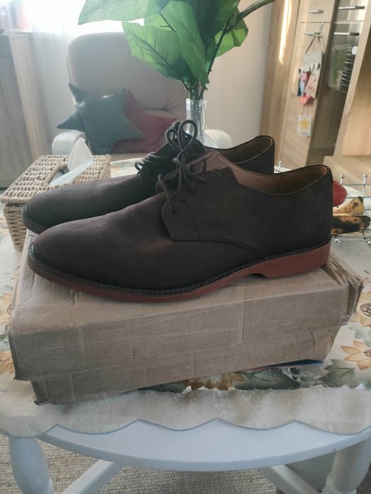 Pantofi Clarks piele nabuc maro închis 44 că noi