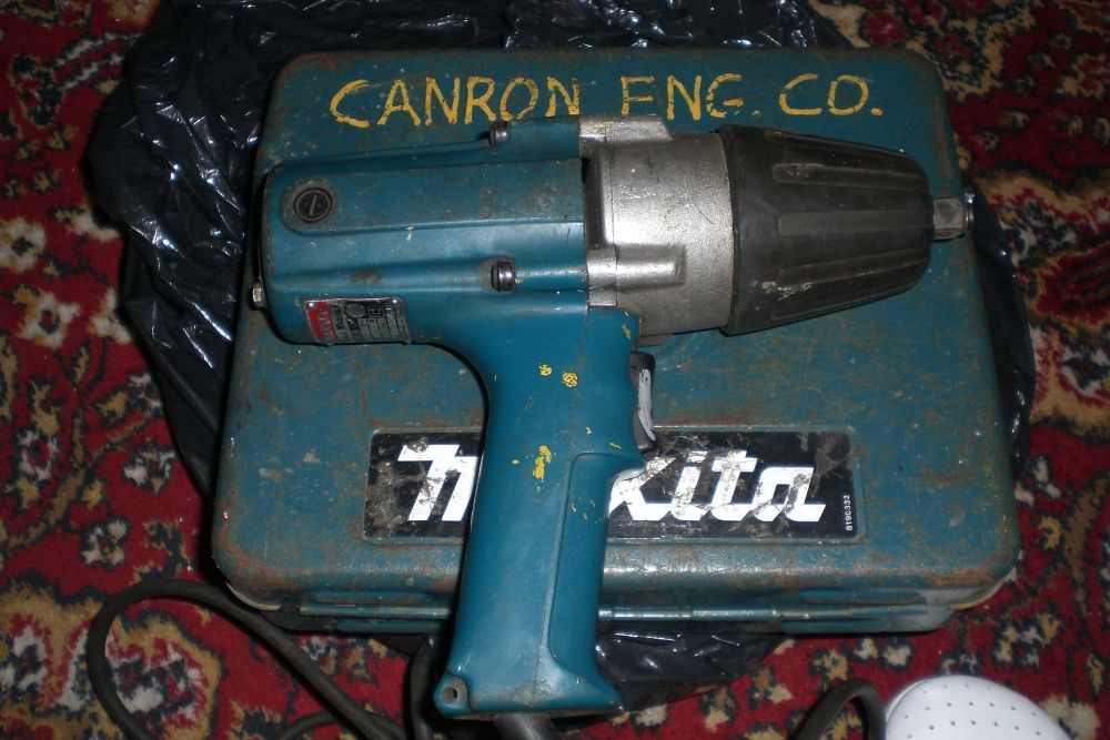 Гайковерт Макита