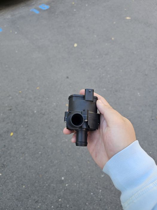 Pompă auxiliară de racire antigel/charge Pierburg 7.06470.16.0pump