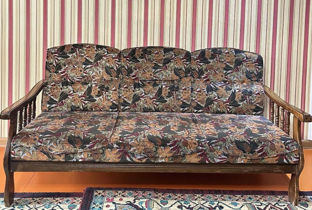 Диваны и  кресла