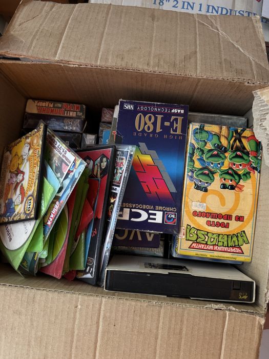 Кассеты (фильмы и мультфильмы)