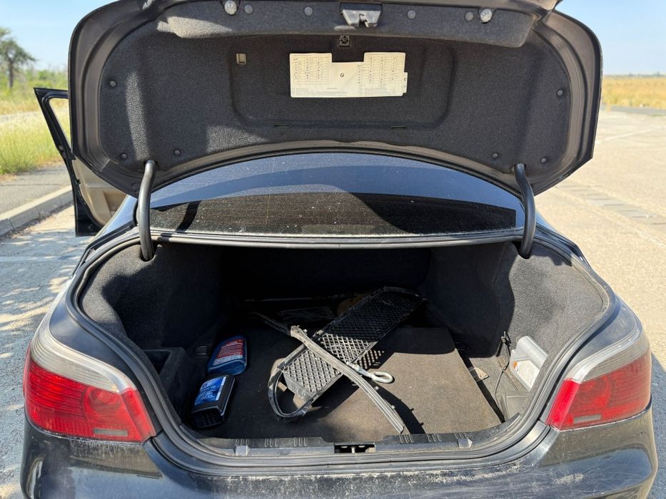 Dezmembrez BMW E60 530xd 3.0d 231CP 2006 – automat, xDrive, interior v