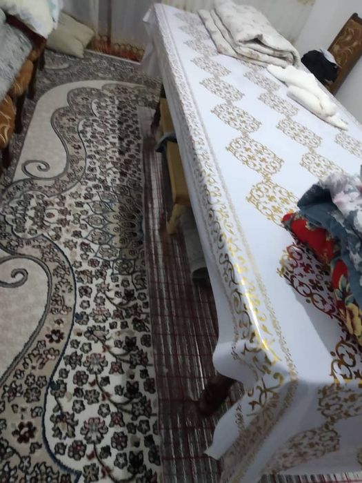 Срочно срочно продаются стол стулчик