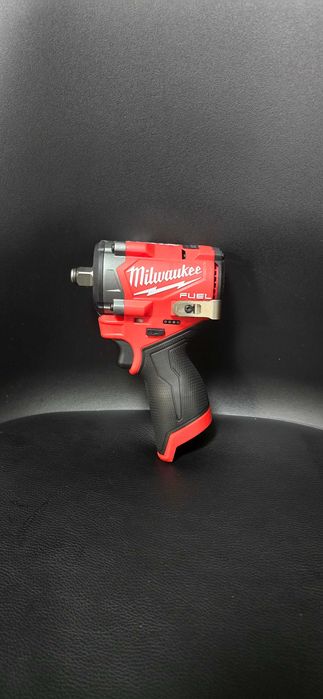 Cheie compactă de impact Milwaukee M12 FCIWF12G3 Stubby