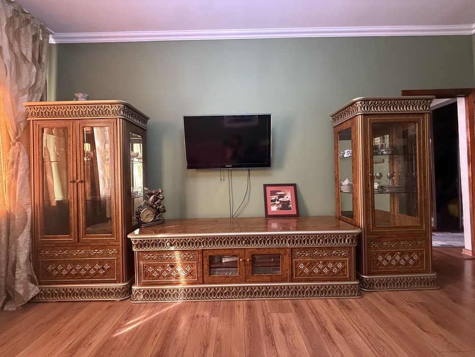 Стенка/шкаф для гостиной