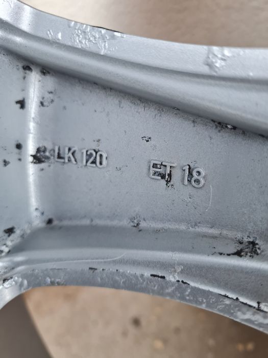 Джанти DEZENT за BMW E39 E60 R17 5x120 ET18 8J