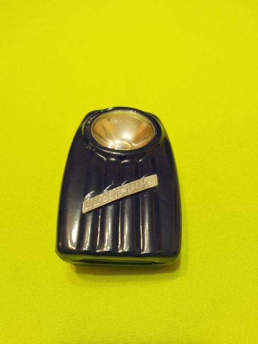 Продавам два фенера.