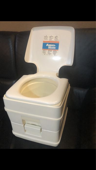 Химическа преносима тоалетна Thetford