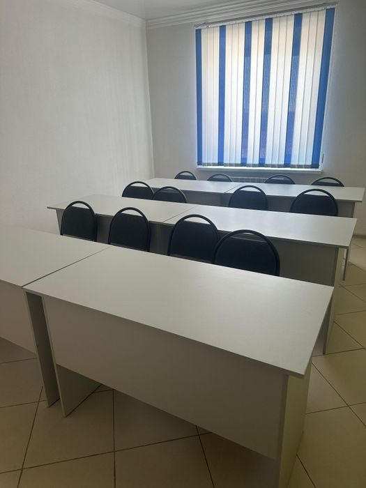 Продаю парта  со стулями