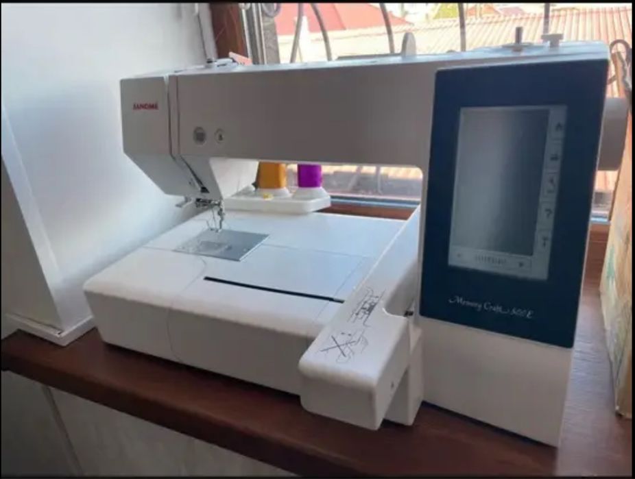 Продам вышивальную машинку