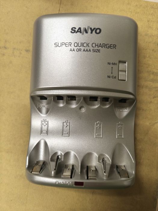 Зарядно за батерии Sanyo зареждачка