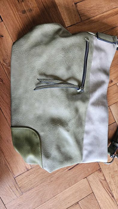 дамска кожена чанта в зелено с дълга дръжка