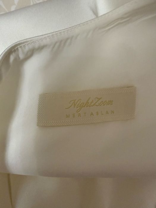 Елегантна рокля с едно рамо