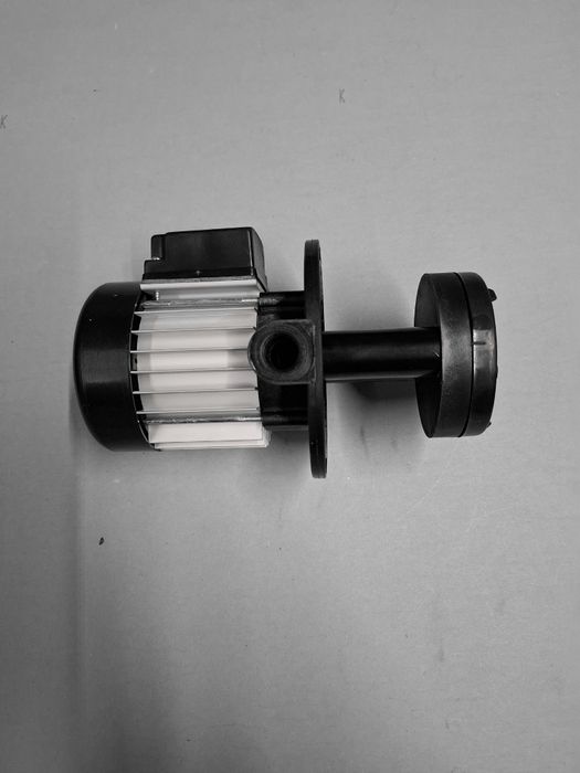 Pompa apa/emulsie recirculare pentru masini/utilaje/ustensile