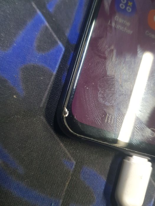 Samsung s10e продам