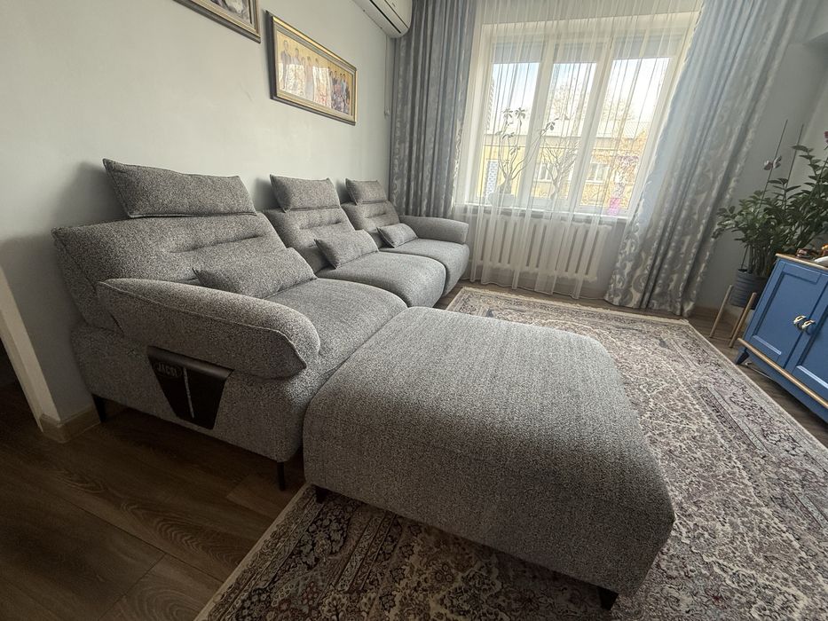 Продам диван с реклайнером