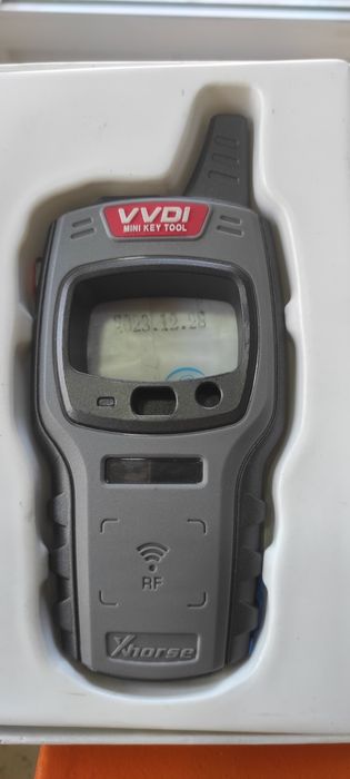 Kalit yasash apparatlari sotiladi Mashinalarga chipli kalit yasaydigan