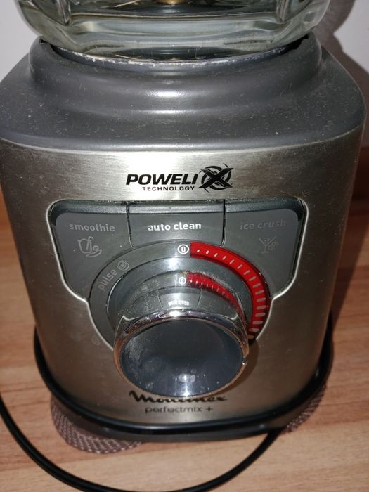 Продам миксер оригинал на запчасти за 2000 тенге.