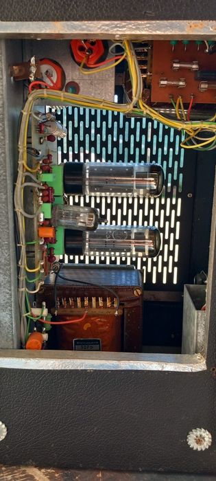 Amplificator/ preamplificator  chitara  electrica Dinacord