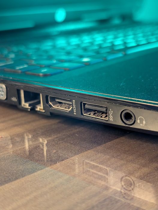 Лаптоп HP 255 + Windows 10pro