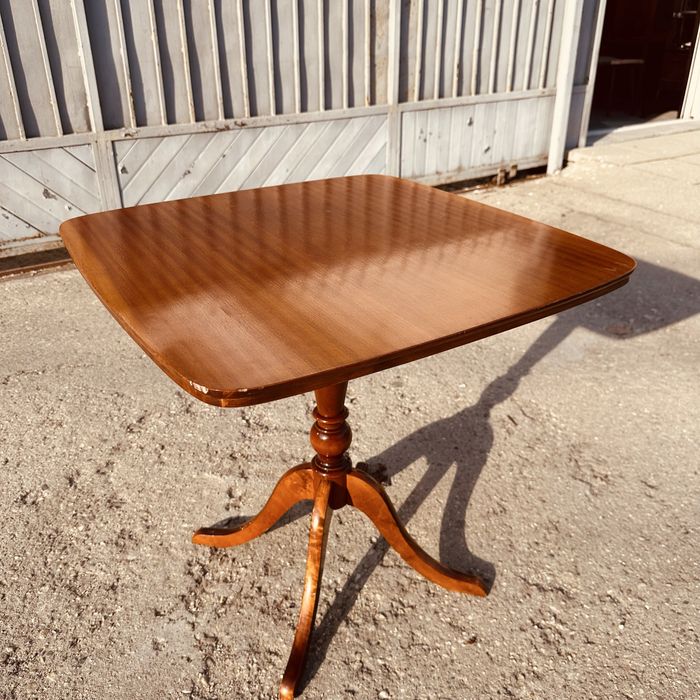 Шведска винтидж маса – mid-century, в стил Carl Malmsten