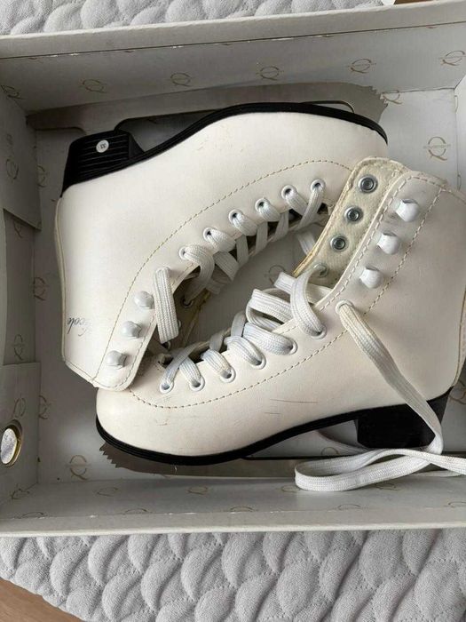 Продам коньки детские 33 размер