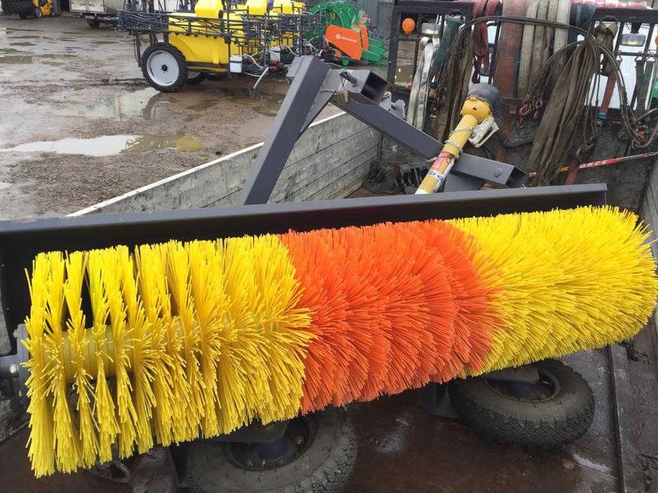 Коммунальная техника (Щетки, отвалы)