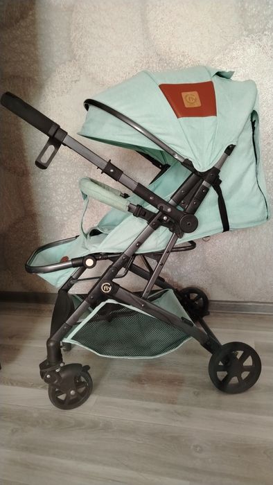 Продам детскую коляску чемодан