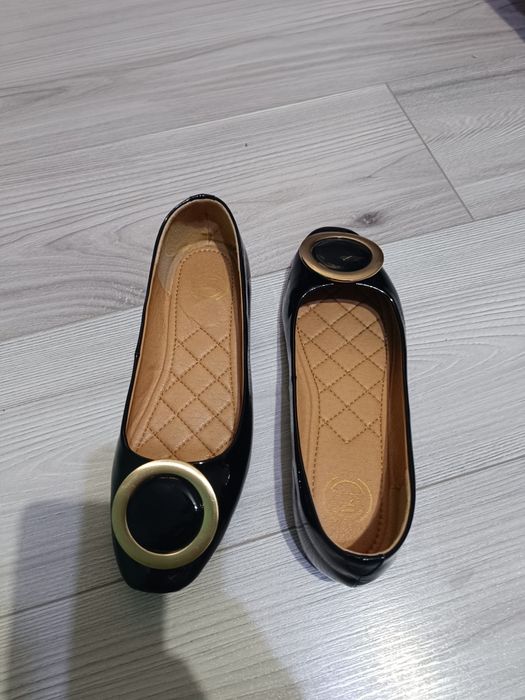 Balerini din piele lacuita