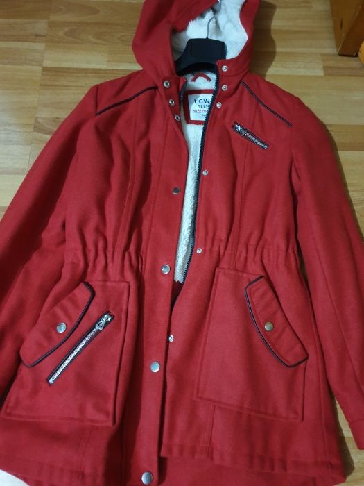 Vand palton rosu cu gluga Waikiki