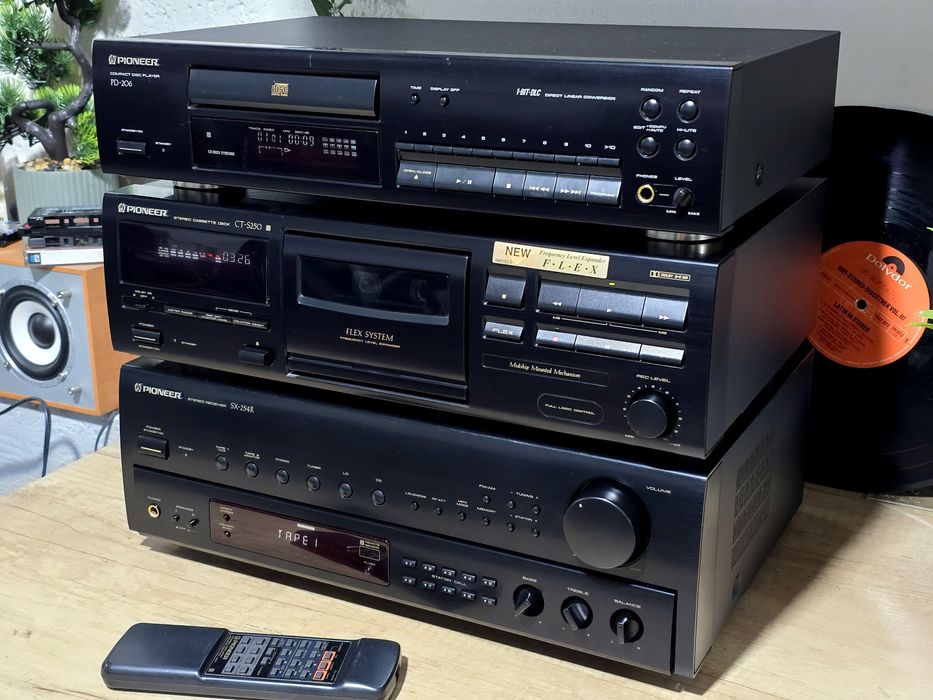 Linie audio PIONEER ,receiver sx-254r, deck ct-s250, cd player pd-206