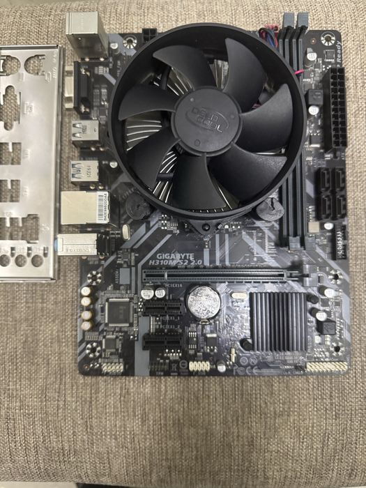 Материнская плата с процессором