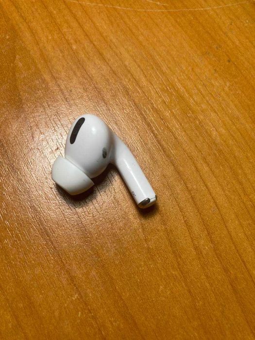 AirPods Pro (правый наушник, модель A2084)