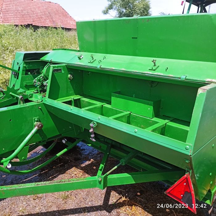 De vânzare presă J D 300