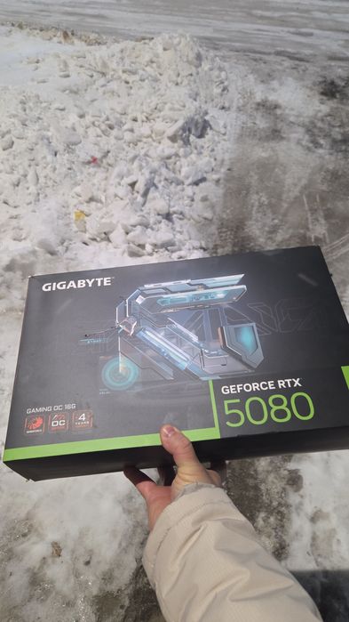 Продам Видекарту rtx 5080 16gb