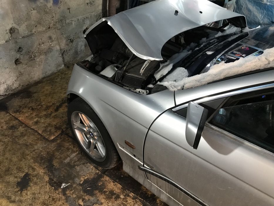 BMW на запчасти продам