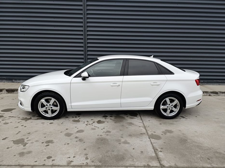 Vând Audi A3 an 2017