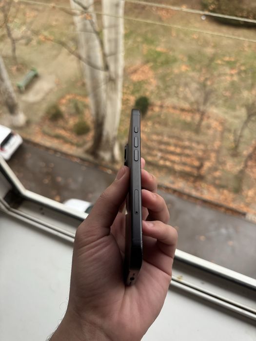 Iphone 16 черный