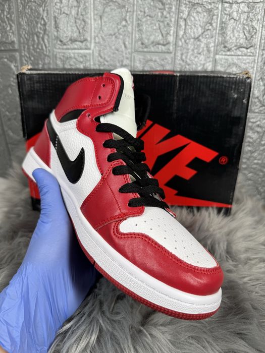Nike Air Jordan 1 High Chicago